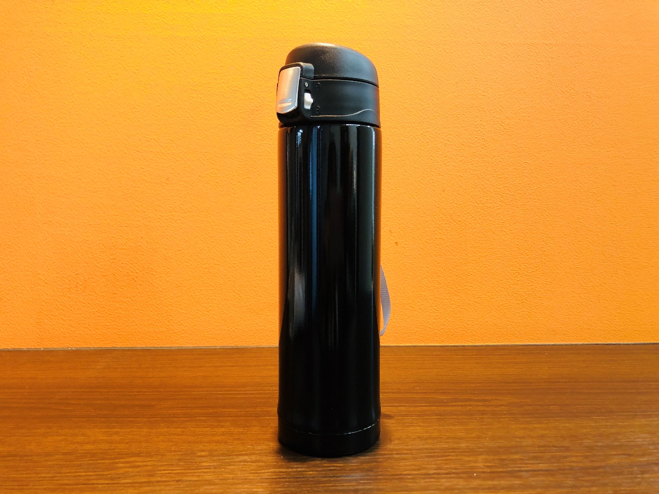 ワンタッチスリムボトル(260ml)のデザイン