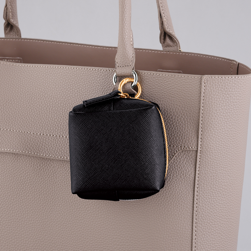 リングカラビナ付きスクエアポーチ(ブラック)（261391）画像-3